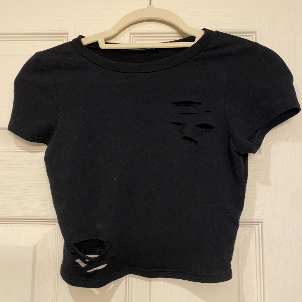 Fashion Nova black tight crop t-shirt